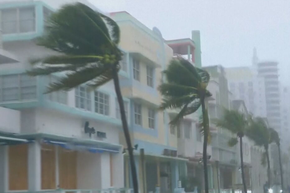 Três mortos à passagem do furacão pela Florida