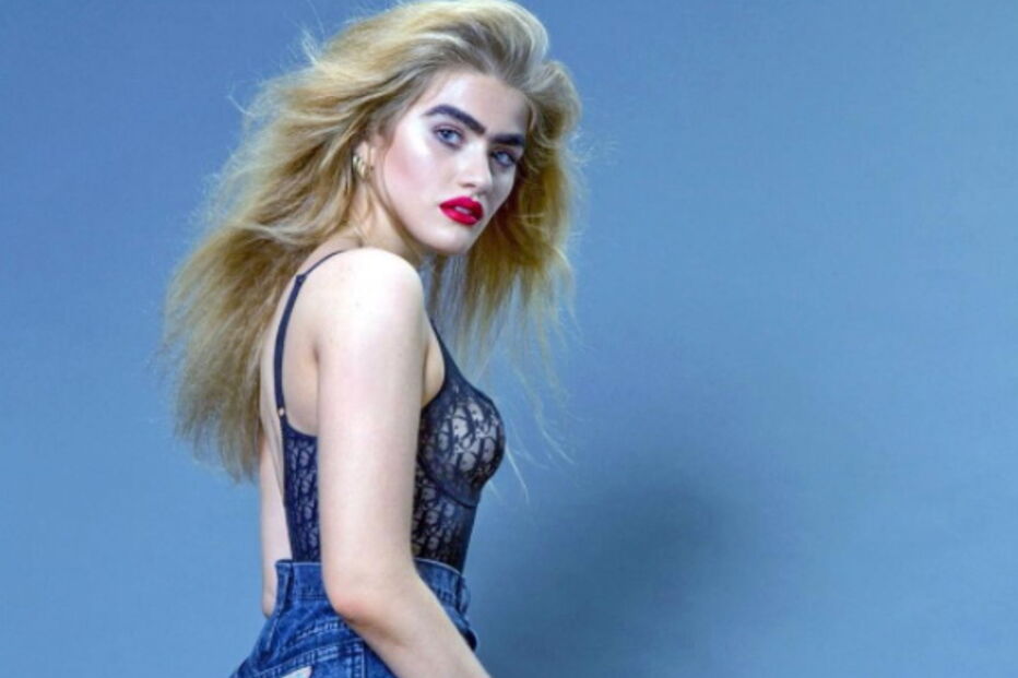 Modelo com ‘monocelha’ dá que falar nas redes sociais