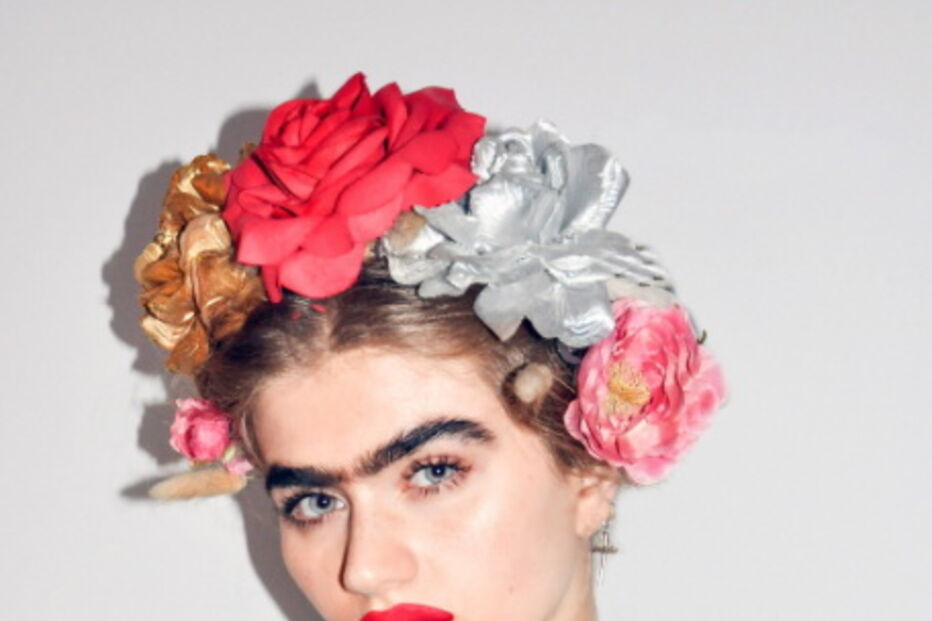 Modelo com ‘monocelha’ dá que falar nas redes sociais