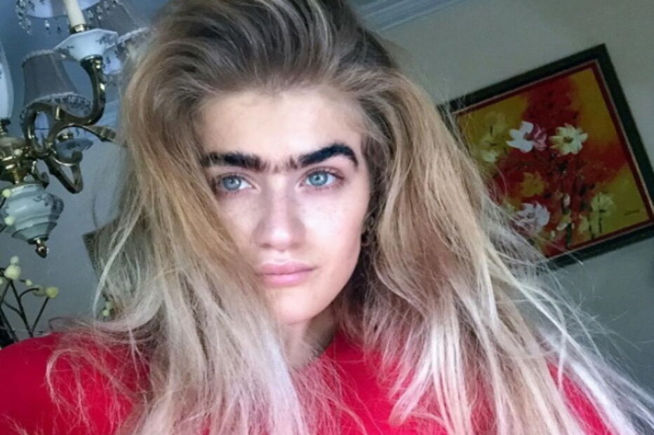 Modelo com ‘monocelha’ dá que falar nas redes sociais