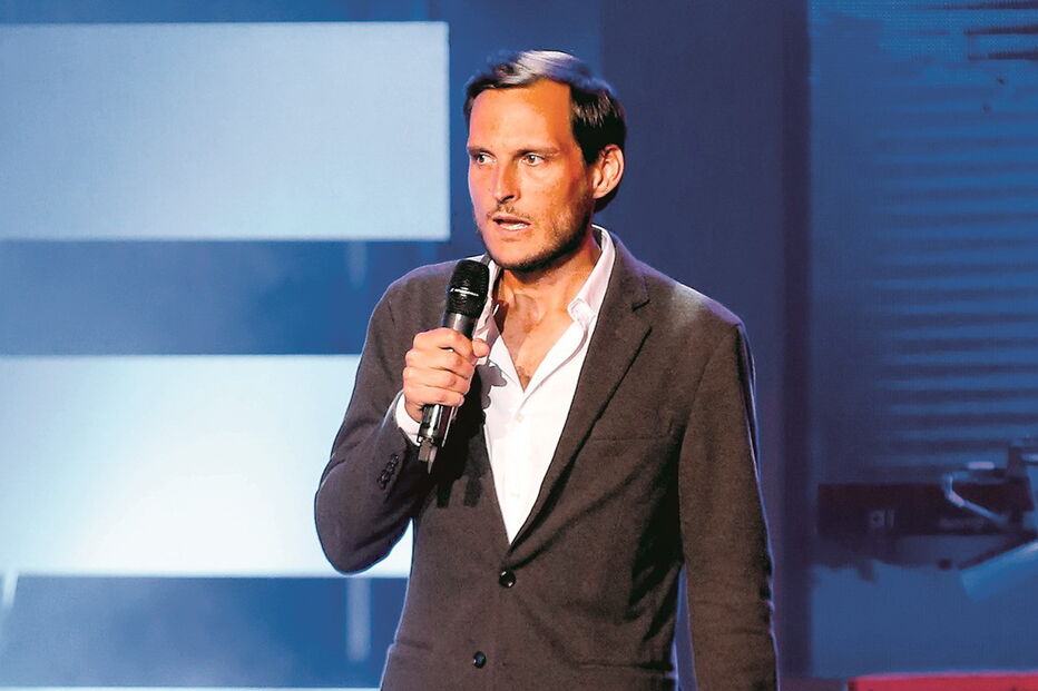 Gabriela Sobral, SIC, Carnaxide, Teatro Tivoli, Francisco Pedro Balsemão, Caras, Lisboa, Paraíso, TVI, presidente da Impresa, Pedro Carvalho, Visão, Paixão, TV Mais, Portugal, O Outro Lado, televisão