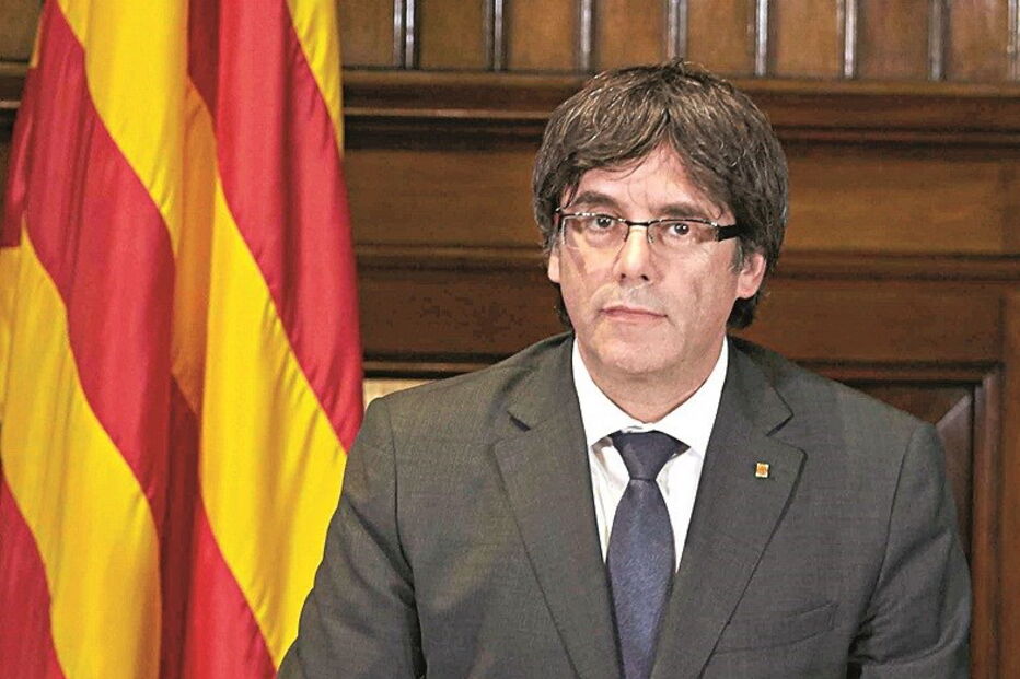 Puigdemont mantém convocatória do referendo contra ordem dos tribunais   