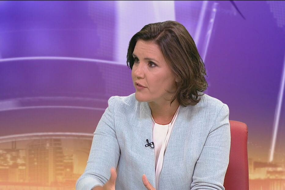 Assunção Cristas defende baixa do IRS para todos os contribuintes