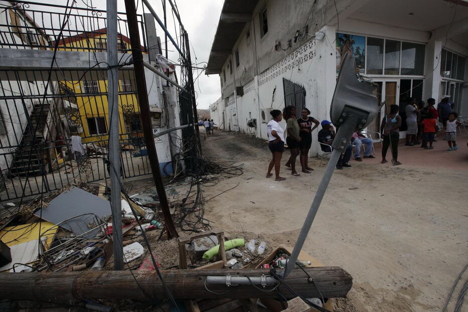 Furacão Irma deixou rasto de destruição na ilha de São Martinho