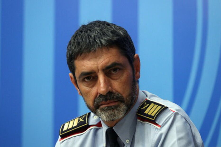 Josep Lluís Trapero, chefe da polícia catalã, tem ordem para deter autarcas