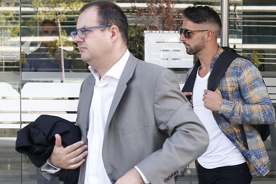 Placard, Oriental, Unidade de Combate à Corrupção, PJ, Oliveirense, Jogo Duplo, Riade, Abel Silva, Penafiel, Ac. Viseu, Aranha, Super Dragões, desporto, futebol, julgamentos