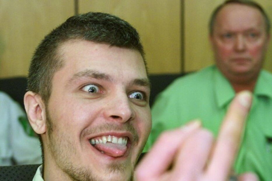 Esfaqueiam amigo até à morte para beberem o seu sangue