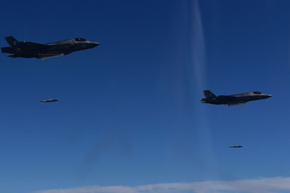 EUA realizam exercícios aéreos