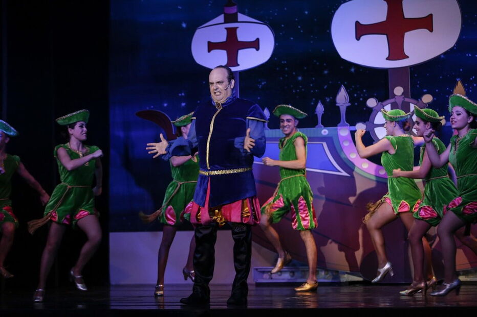 Miguel Dias na cena de abertura da nova revista do Parque Mayer, ‘Portugal em Revista’