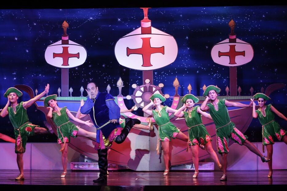 Miguel Dias na cena de abertura da nova revista do Parque Mayer, ‘Portugal em Revista’