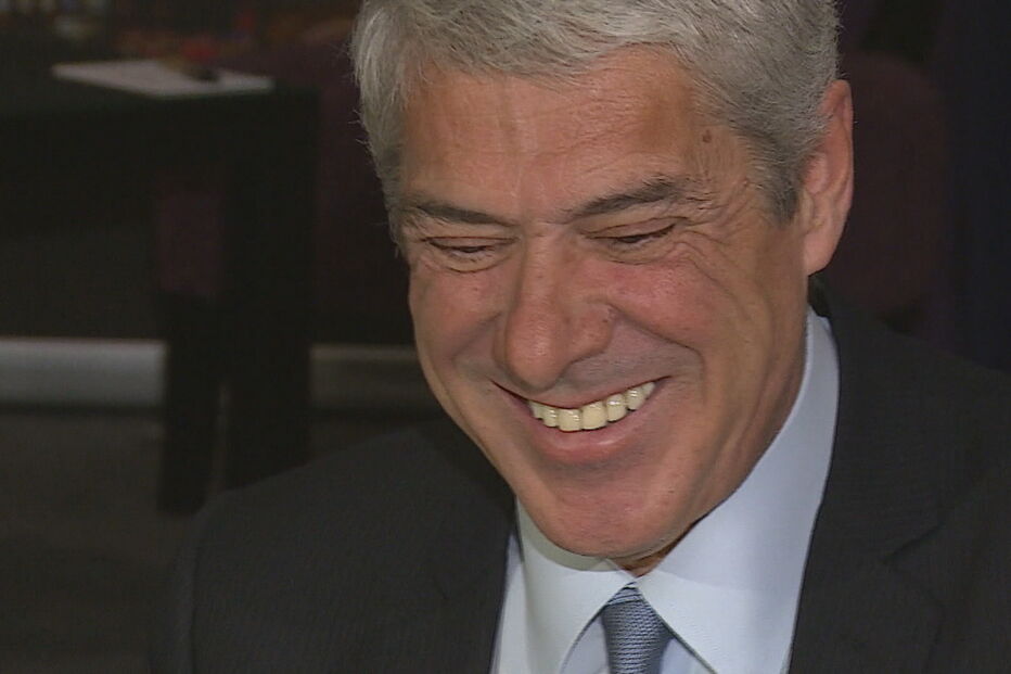 José Sócrates tenta desmentir notícia do Correio da Manhã