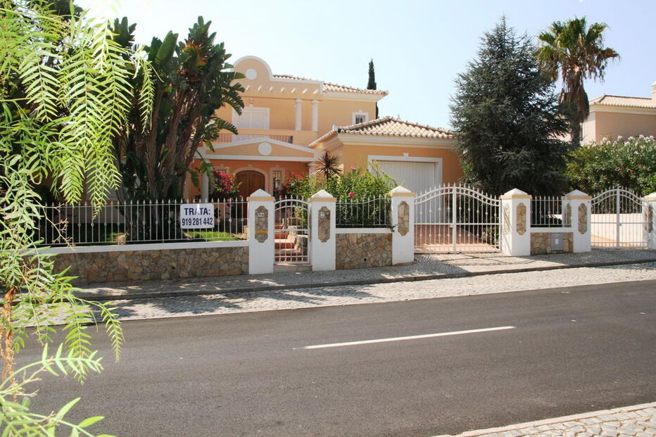 Casa de Tony Carreira à venda por 1,1 milhões de euros