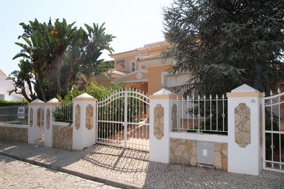 Casa de Tony Carreira à venda por 1,1 milhões de euros