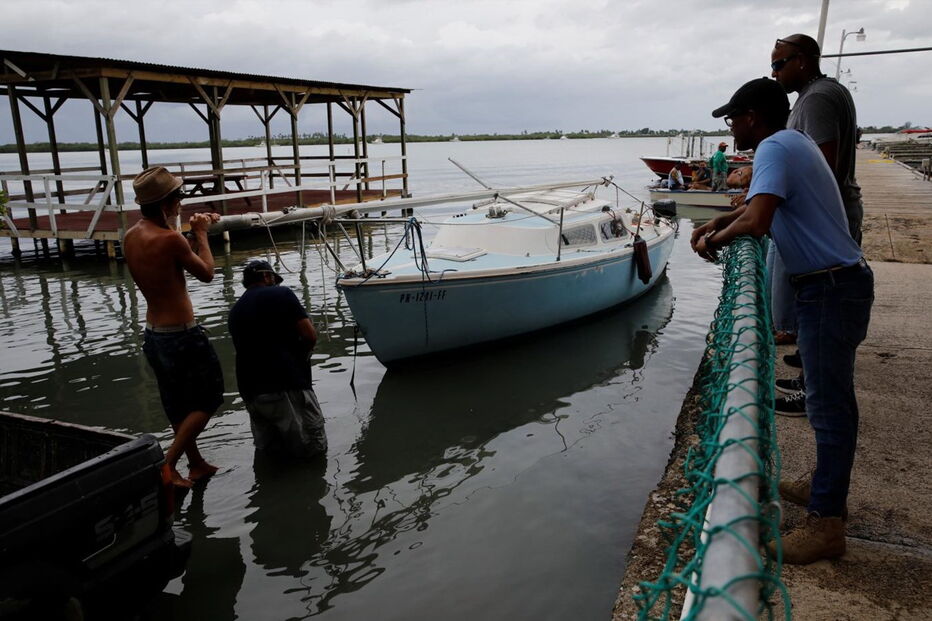 Furacão Maria assola várias ilhas das Caraíbas