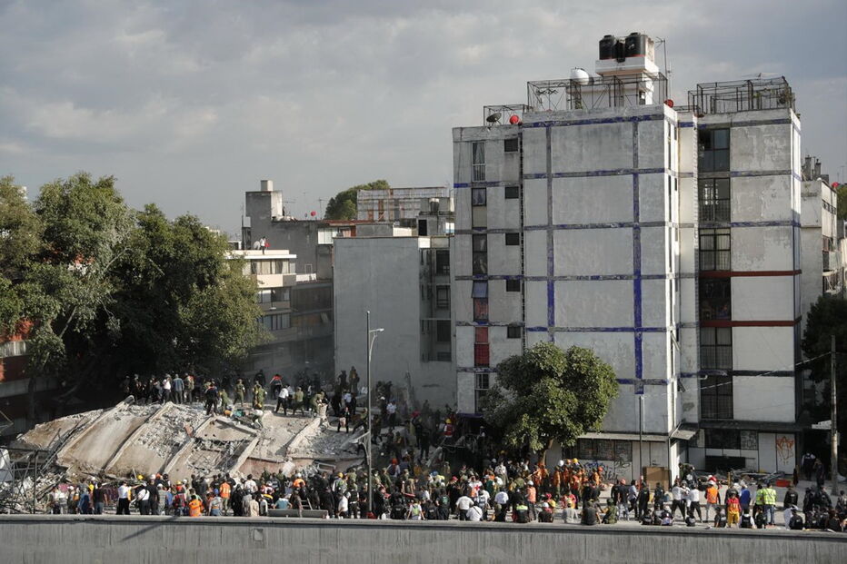 Sismo deixa rasto de destruição no México