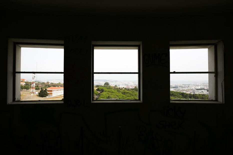 O antigo restaurante panorâmico de Monsanto, antes da intervenção que transformou em Miradouro