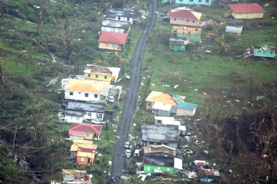 Furacão Maria causou grande destruição na ilha de Dominica, nas Caraíbas