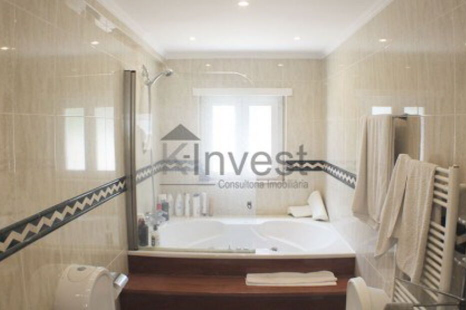 Conheça a casa de Tony Carreira na Charneca de Caparica