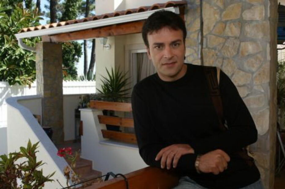 Conheça a casa de Tony Carreira na Charneca de Caparica