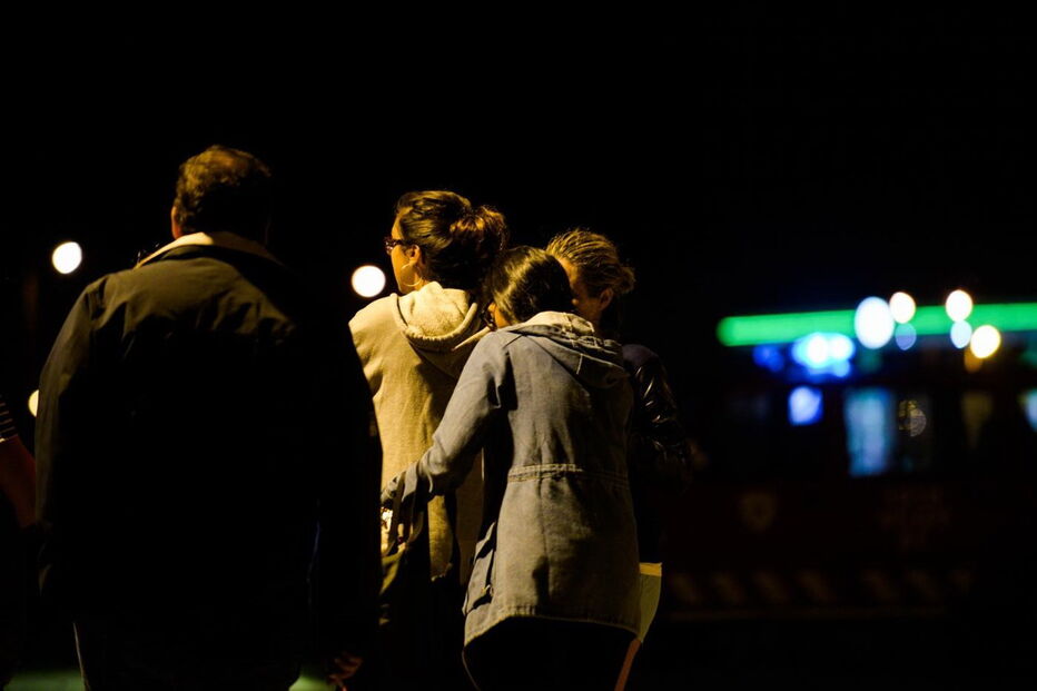 Momento em que a mulher é retirada para o helicóptero do INEM, em Peniche