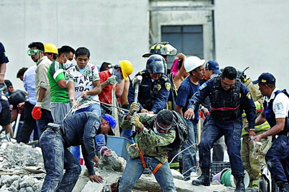Corrida contra o tempo no meio dos escombros do sismo no México