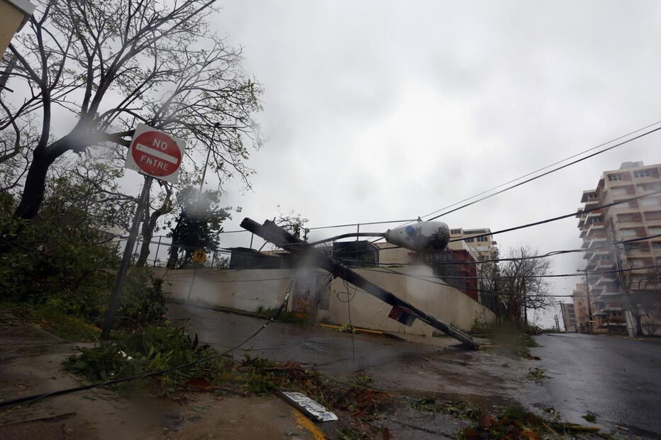 Destruição causada pelo furacão Maria na ilha de Dominica