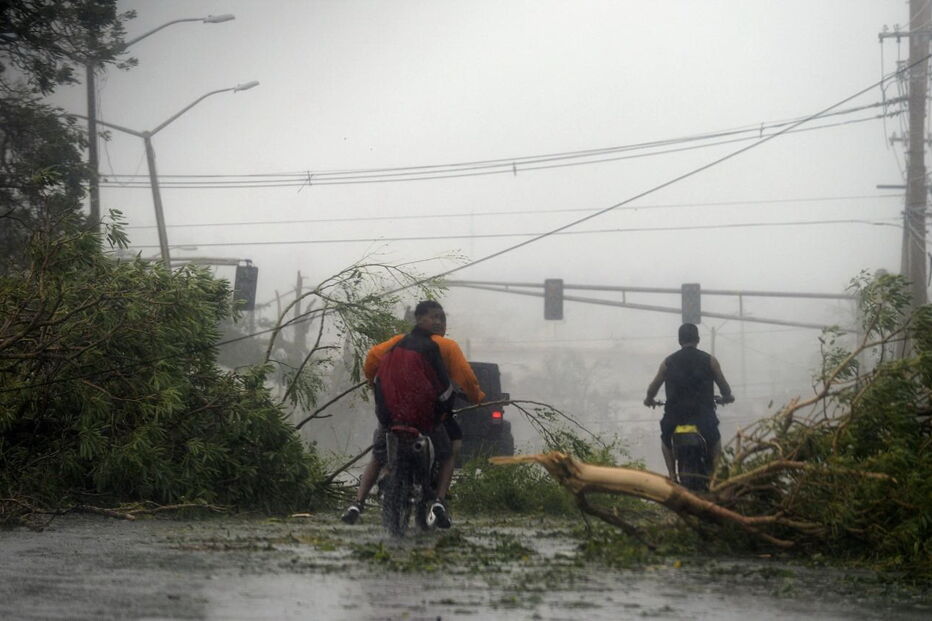 Destruição causada pelo furacão Maria na ilha de Dominica