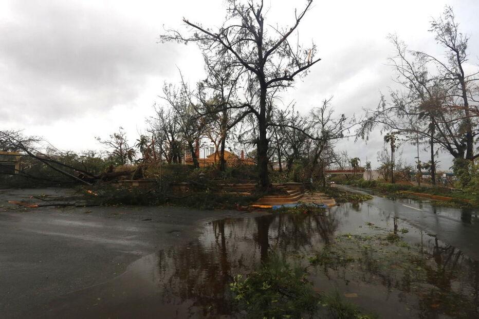 Destruição causada pelo furacão Maria na ilha de Dominica