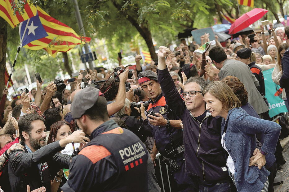 Manifestações em apoio do referendo de 1 de outubro repetem-se diariamente em Barcelona e outras cidades catalãs