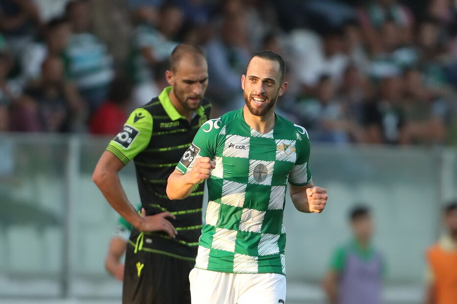 Rafael Costa celebra o golo marcado ao Sporting