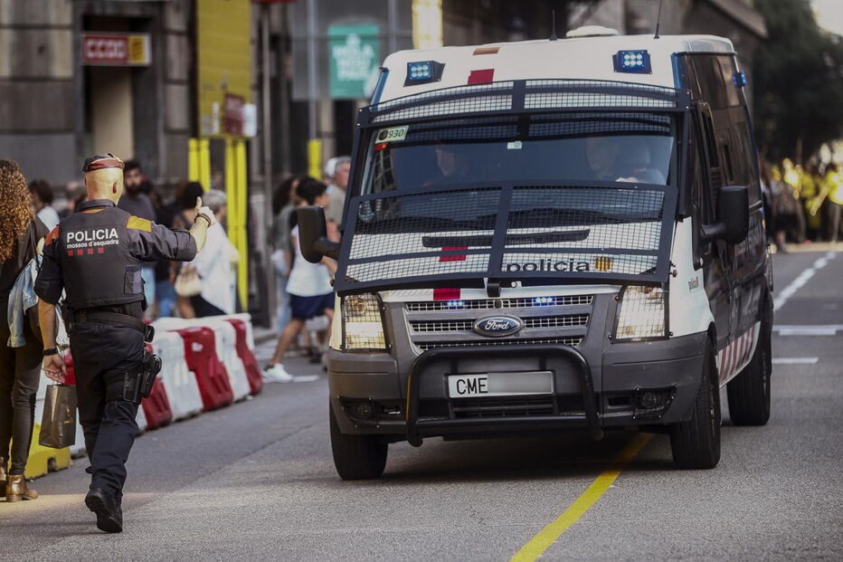 Agentes dos Mossos d'Esquadra, a polícia da Catalunha