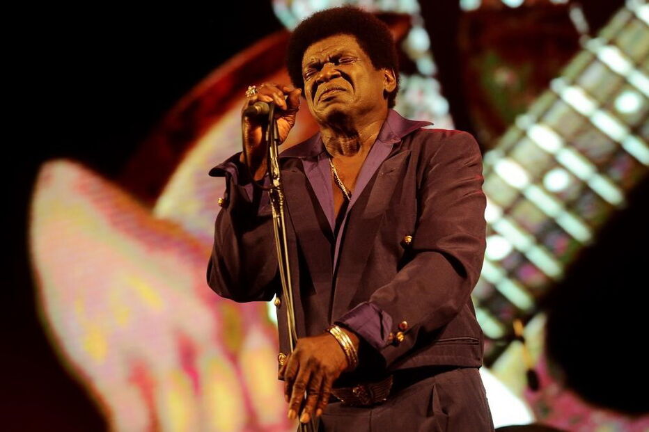 O cantor Charles Bradley