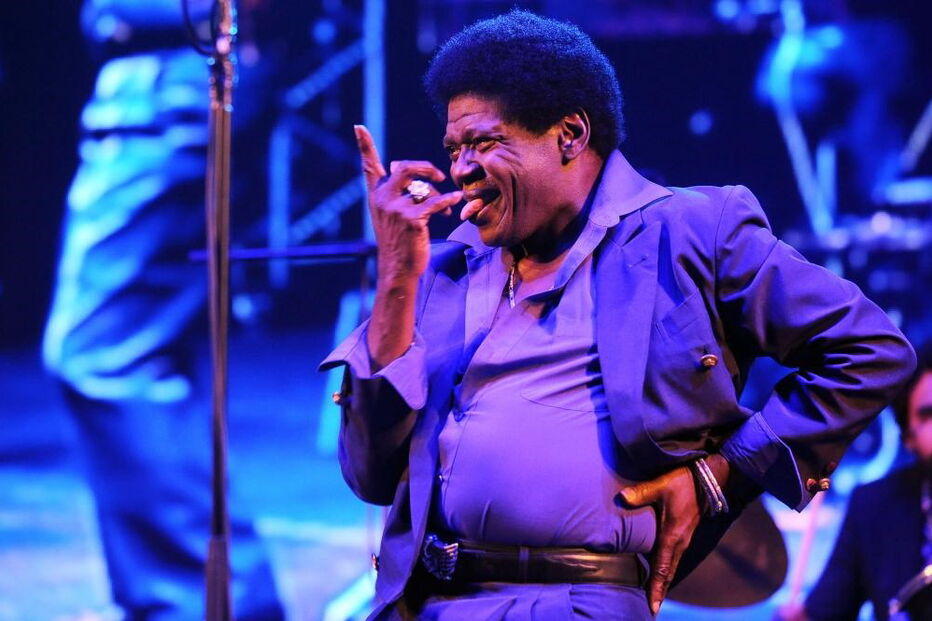 O cantor Charles Bradley