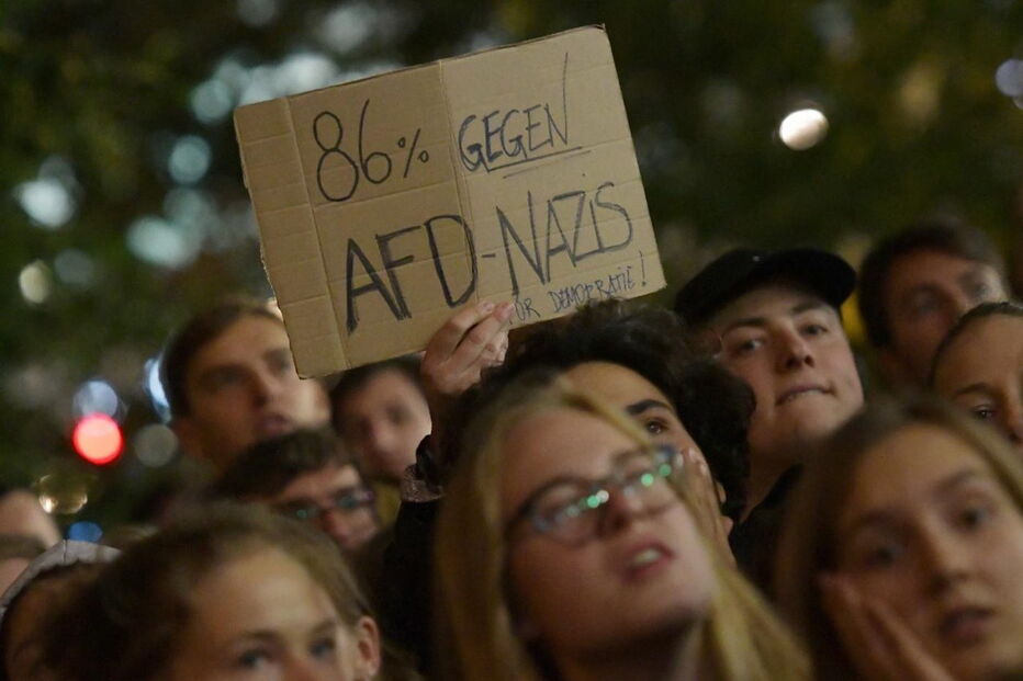 Em Berlim, centenas de pessoas protestaram contra a extrema-direita