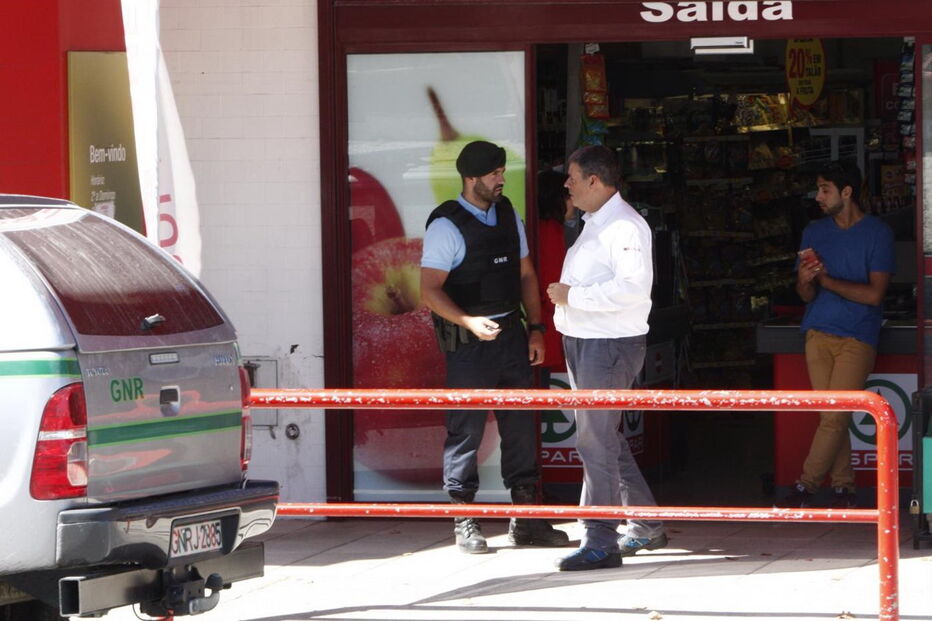 assalto, supermercado, são joão das lampas, sintra