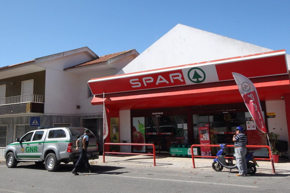 assalto, supermercado, são joão das lampas, sintra