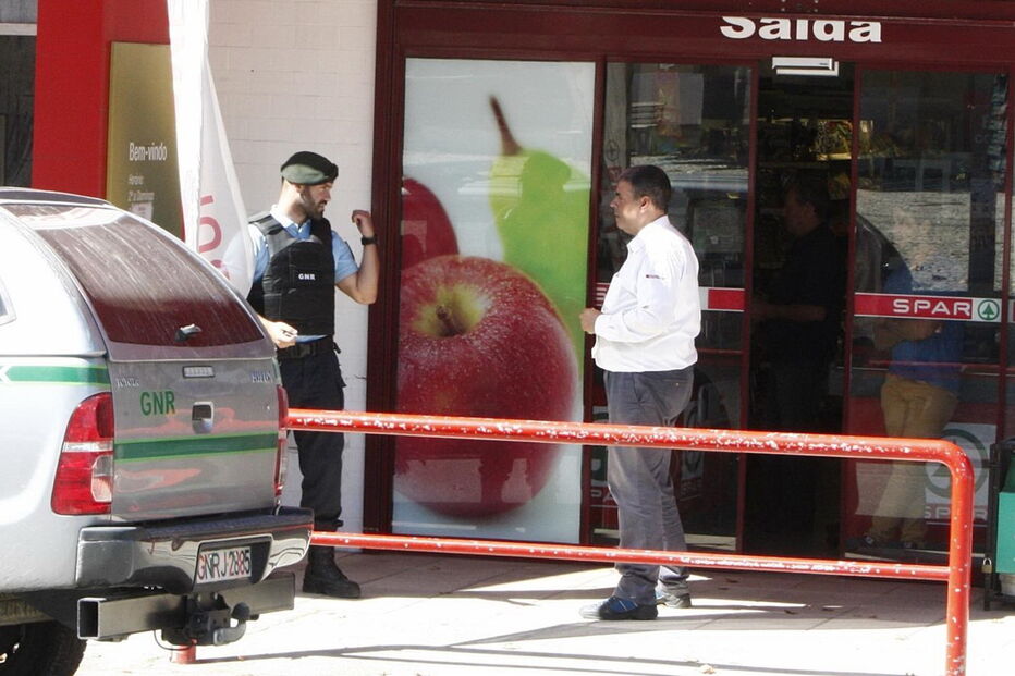 assalto, supermercado, são joão das lampas, sintra