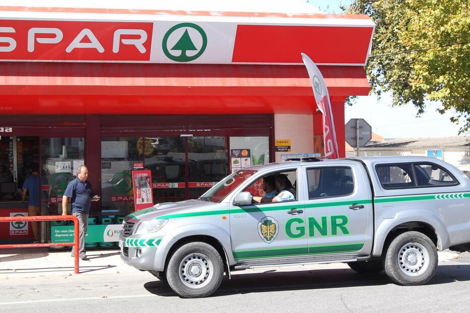 assalto, supermercado, são joão das lampas, sintra