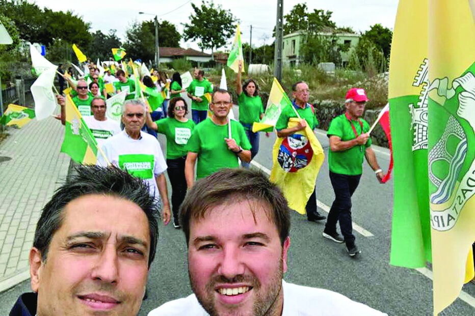 Luís Soares, (à dir.) é o candidato do PS à freguesia de Caldas das Taipas