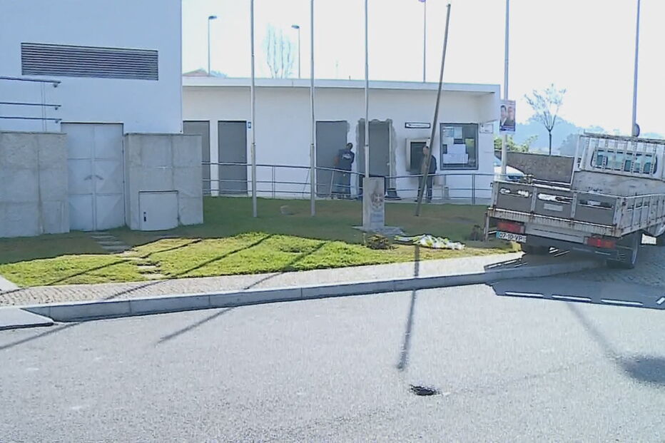 Grupo explode caixa de multibanco na Póvoa de Varzim