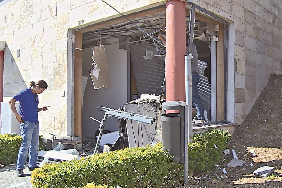 Farmácia ficou destruída, na Maia