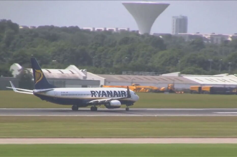 Novos cancelamentos da Ryanair afetam ligação a Faro