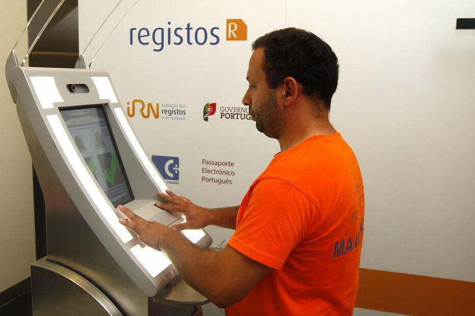 Segurança Social, Ministério da Justiça, Instituto de Registos e Notariado, IRN, questões sociais, política