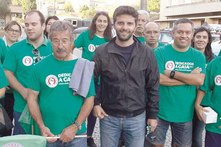 BE, Canelas, PSD, presidente, PS, Sintra, Vila Nova de Gaia, PCP-PEV, Arménio Costa, Joaquim Barbosa, País, Macaco, Super Dragões, Lisboa, Porto, Lau, Ricardo, Assembleia Municipal de Gaia, eleições locais