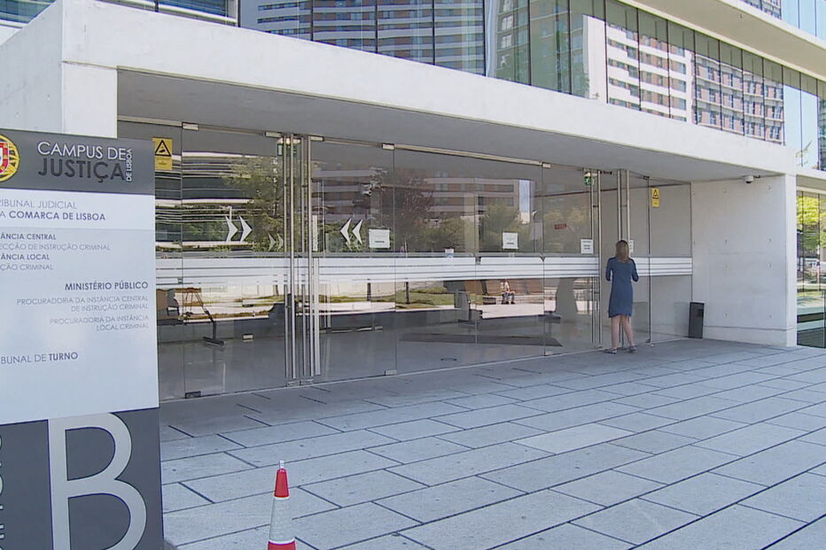 Crimes têm mega sala de audiências