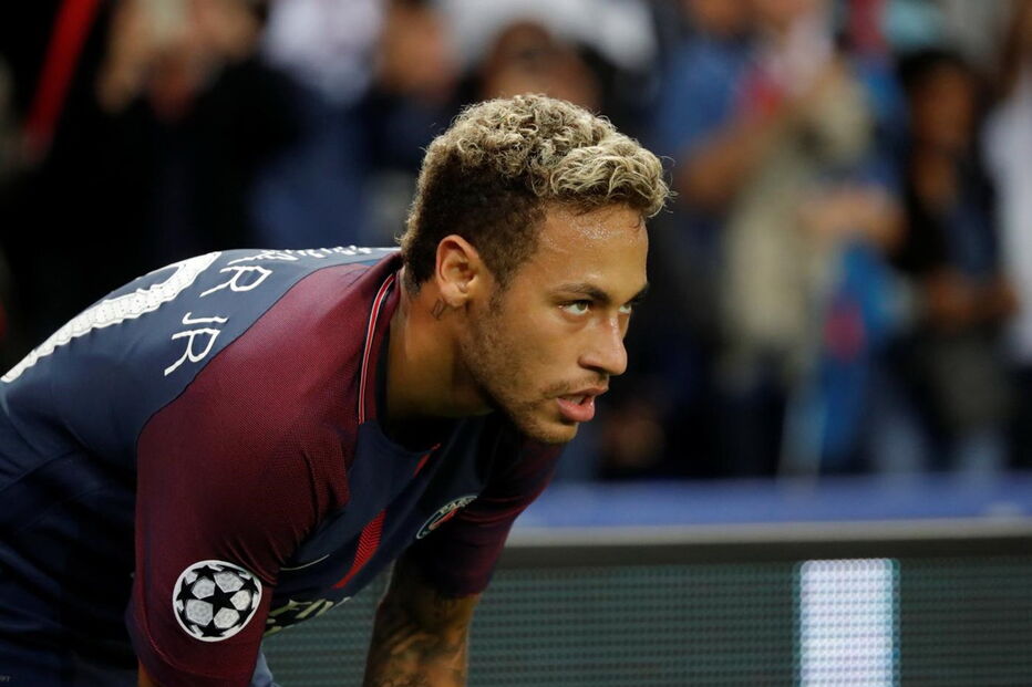 Neymar tem surgido cúmplice de Sara Sampaio