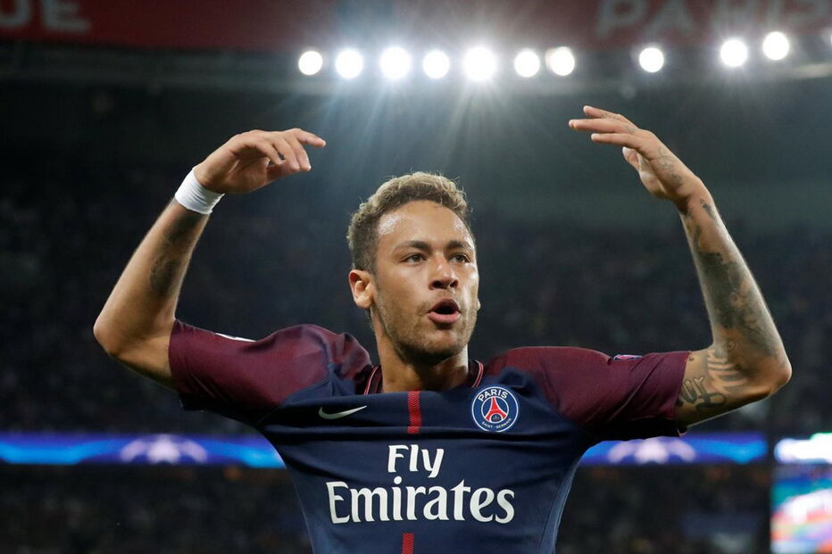 Neymar tem surgido cúmplice de Sara Sampaio