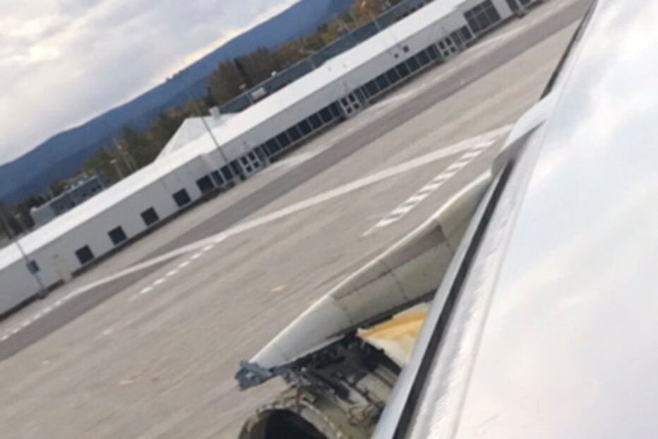 Avião perde peças de um dos motores