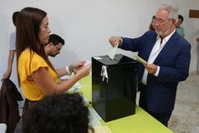 Isaltino Morais, candidato à Câmara de Oeiras vota
