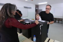 João Teixeira Lopes, candidato à Câmara Municipal do Porto no momento de exercer o seu voto